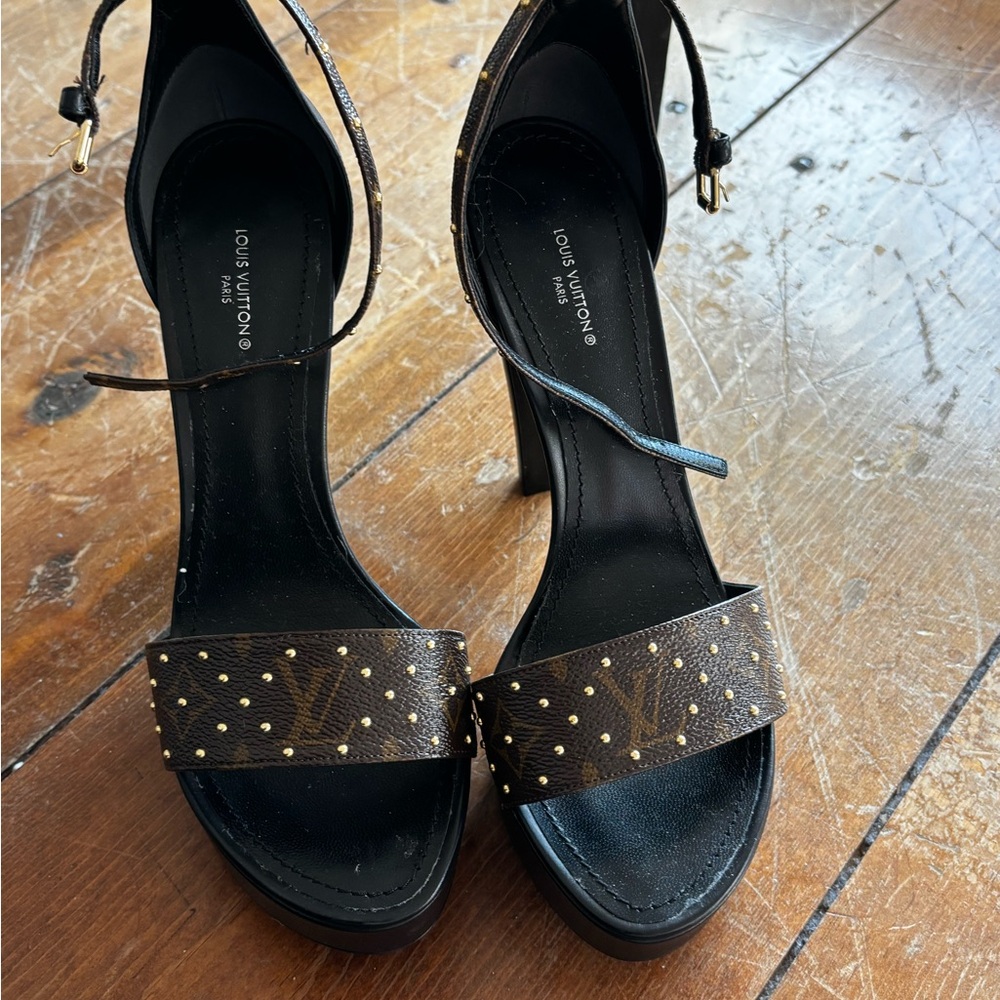 Louis Vuitton Black and Gold Studded Heels